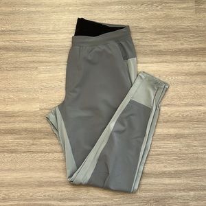 Mean Lululemon Joggers - Running Stretch